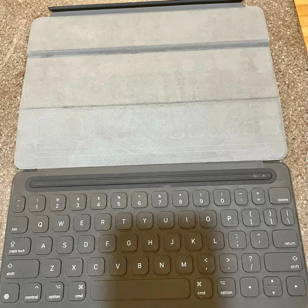 Apple Smart Keyboard Model A1829